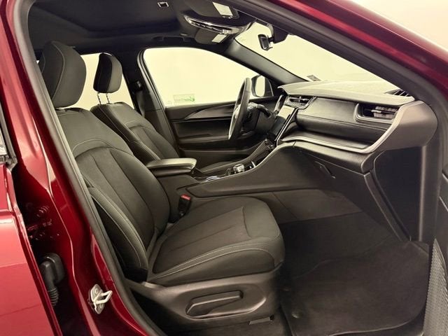 2025 Jeep Grand Cherokee Laredo X 4x2