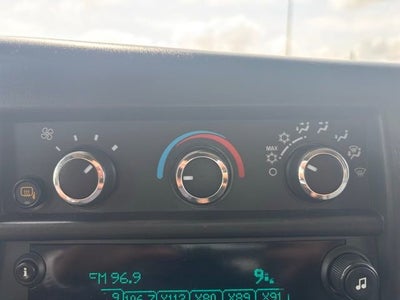 2023 Chevrolet Express Passenger 3500 1LS