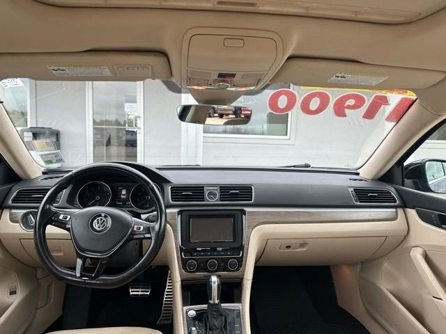 2017 Volkswagen Passat 1.8T SEL Premium