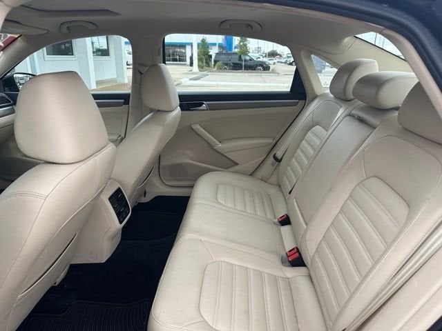 2017 Volkswagen Passat 1.8T SEL Premium