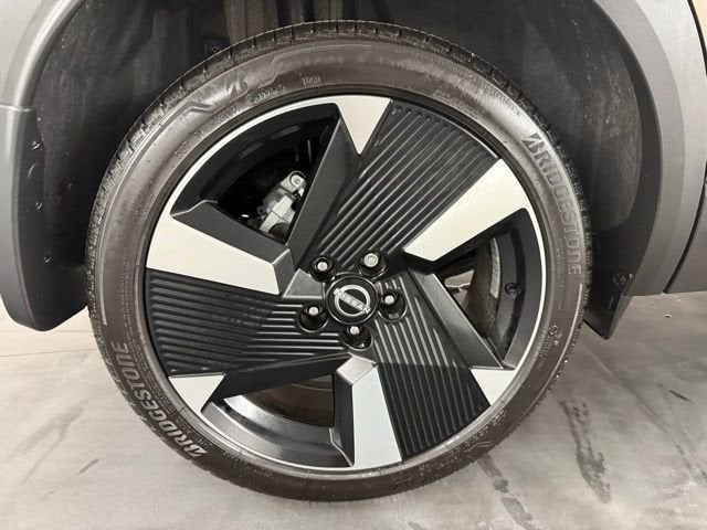 2025 Nissan Kicks SR FWD