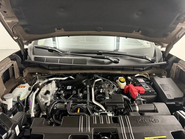 2025 Nissan Kicks SR FWD