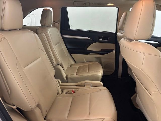 2016 Toyota Highlander XLE V6