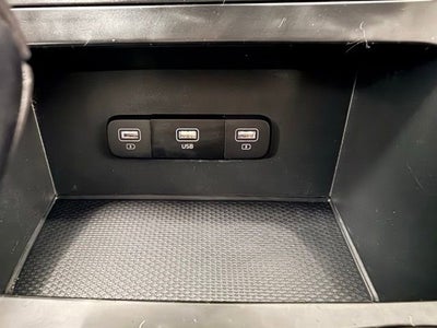 2023 Kia Carnival LX