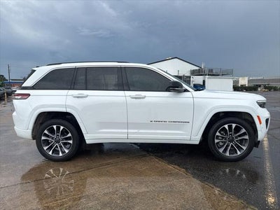 2023 Jeep Grand Cherokee Overland 4x2
