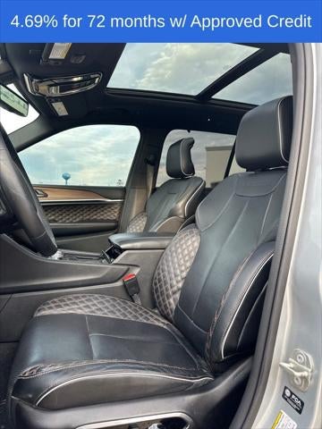 2023 Jeep Grand Cherokee Summit 4x2