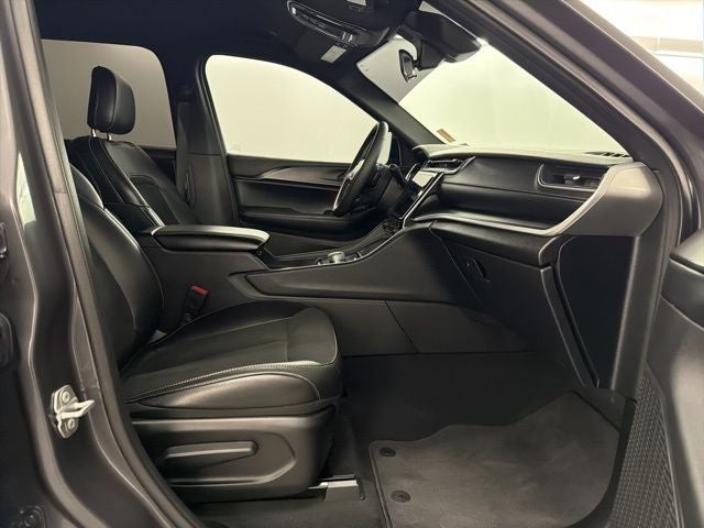 2025 Jeep Grand Cherokee L Altitude 4x2