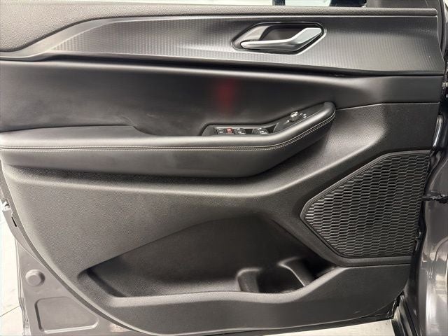 2025 Jeep Grand Cherokee L Altitude 4x2