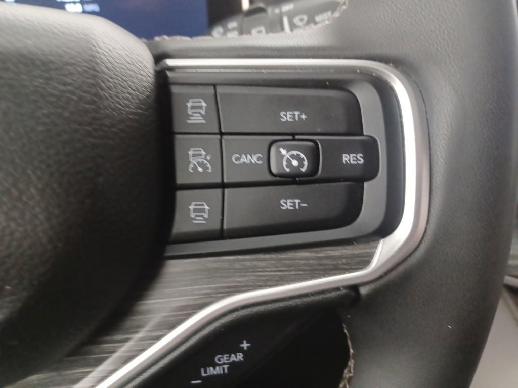 2024 Jeep Wagoneer L Series II 4x2