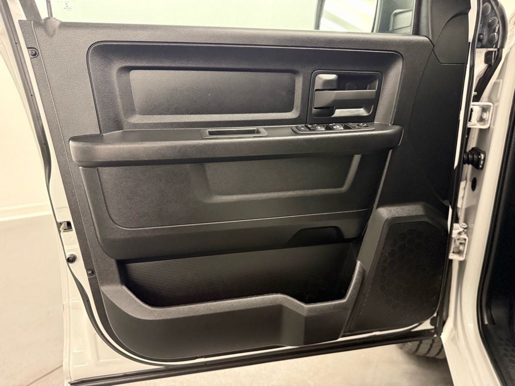 2022 RAM 1500 Classic Tradesman Quad Cab 4x2 6'4' Box