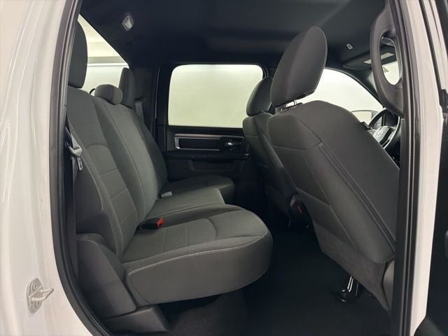 2024 RAM 1500 Classic Warlock Crew Cab 4x2 5'7' Box