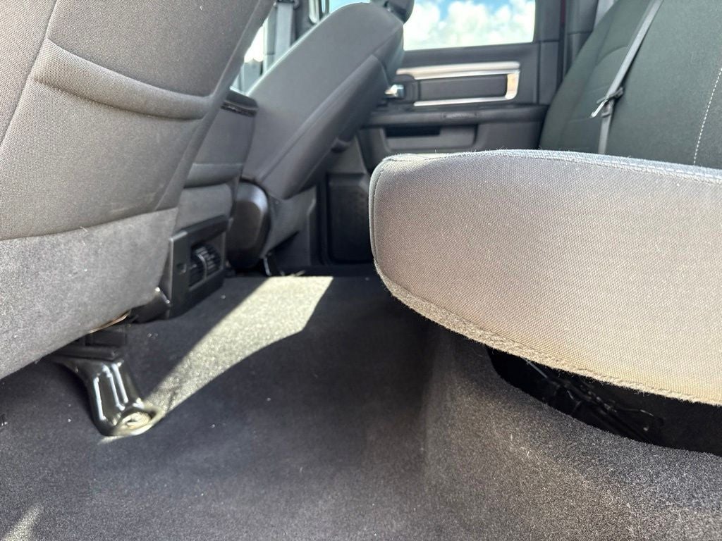 2024 RAM 1500 Classic Warlock Crew Cab 4x4 5'7' Box