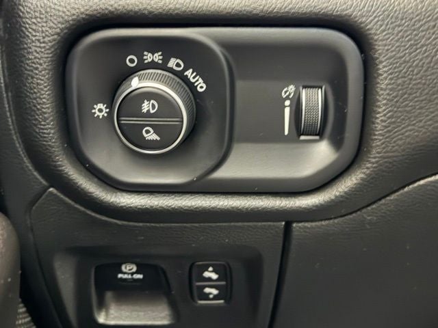 2023 RAM 1500 Big Horn Crew Cab 4x2 5'7' Box