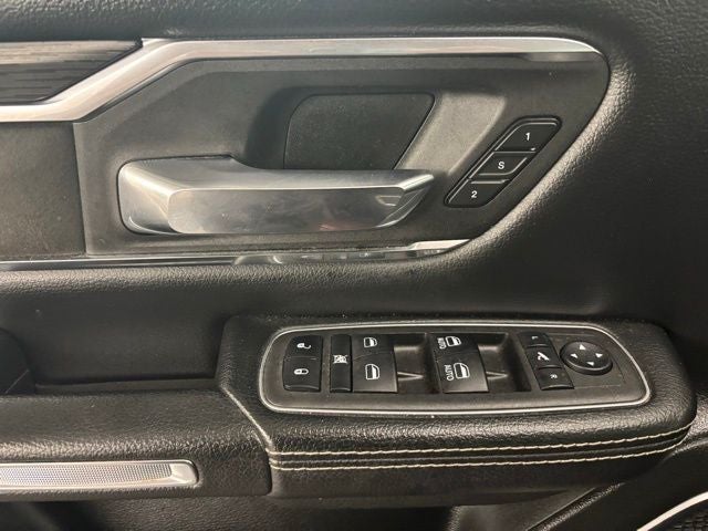 2024 RAM 1500 Laramie Crew Cab 4x2 5'7' Box