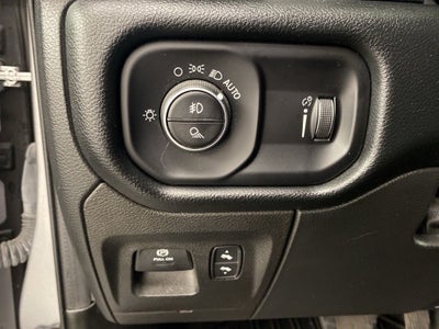 2022 RAM 1500 Big Horn Crew Cab 4x4 5'7' Box