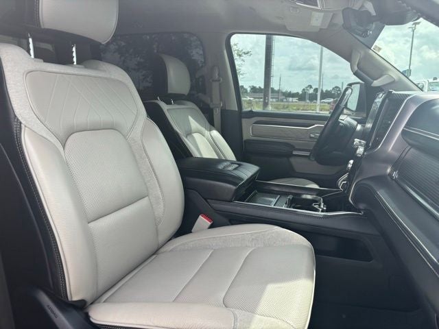 2022 RAM 1500 Limited Crew Cab 4x4 5'7' Box