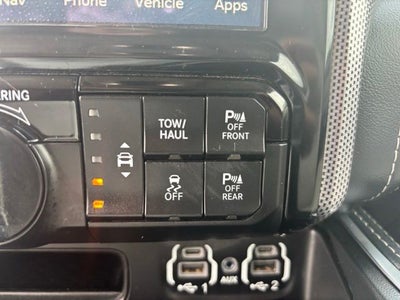 2022 RAM 1500 Limited Crew Cab 4x4 5'7' Box