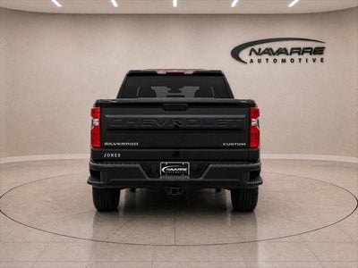 2023 Chevrolet Silverado 1500 4WD Crew Cab Short Bed Custom