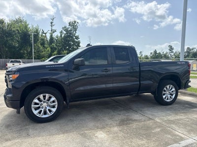 2022 Chevrolet Silverado 1500 4WD Double Cab Standard Bed Custom