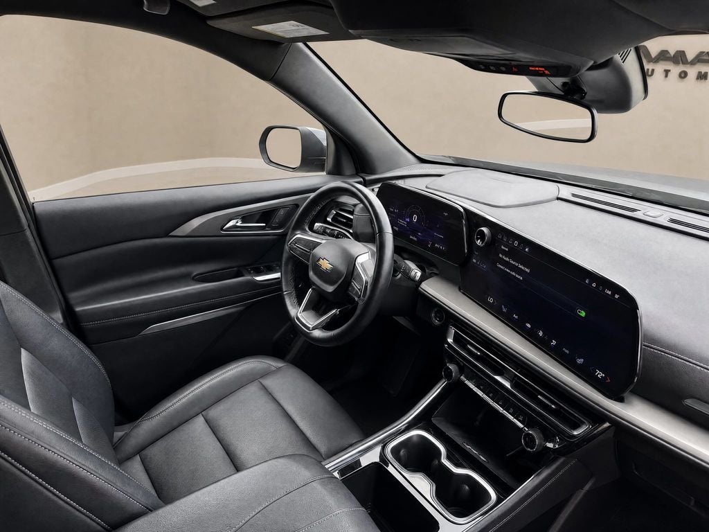 2025 Chevrolet Traverse AWD LT