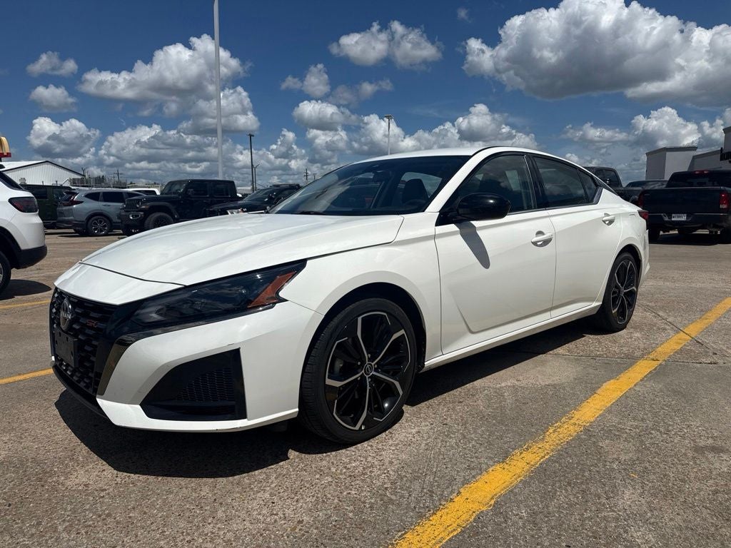 2025 Nissan Altima SR FWD