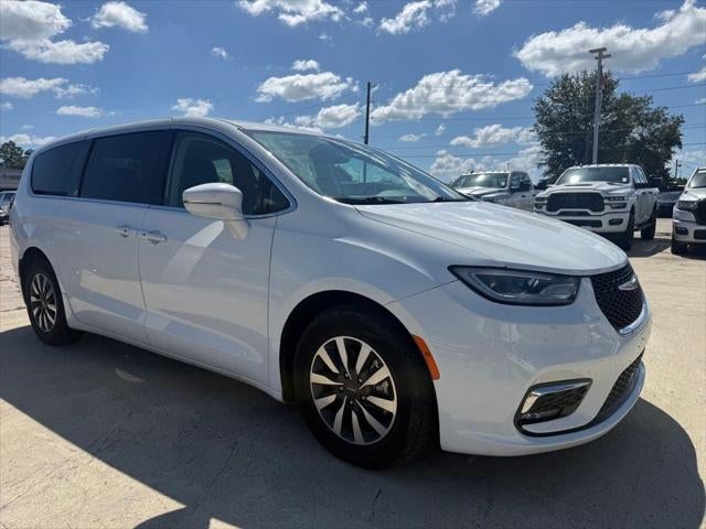 2022 Chrysler Pacifica Hybrid Touring L