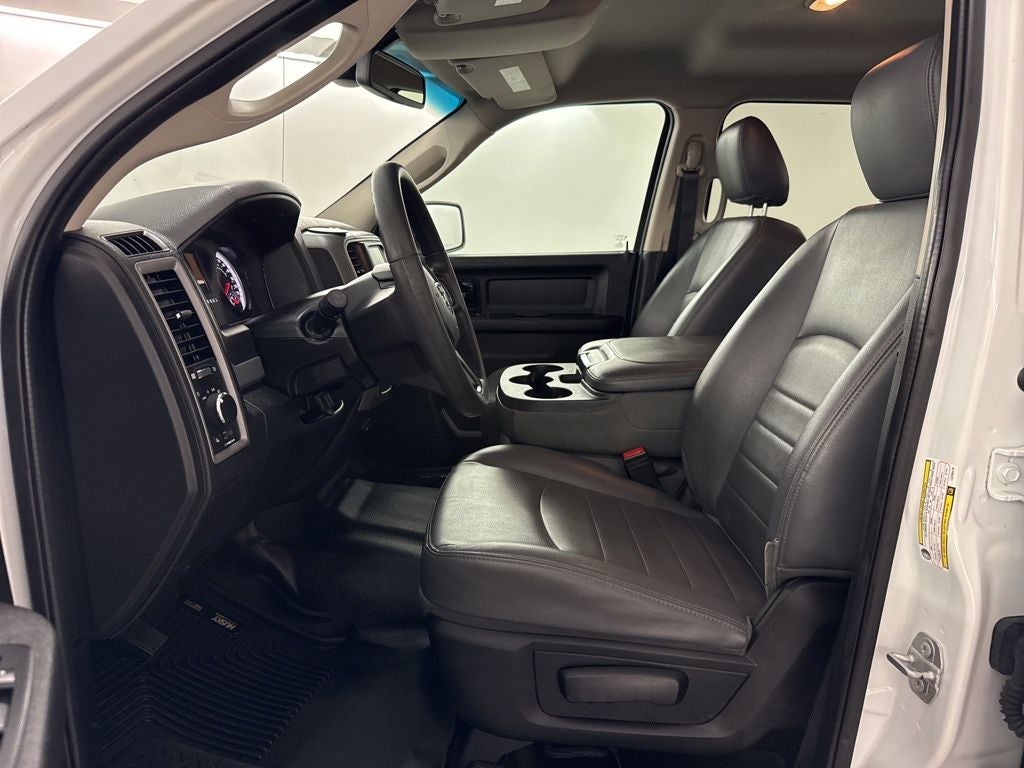 2020 RAM 1500 Classic Tradesman Crew Cab 4x2 5'7' Box