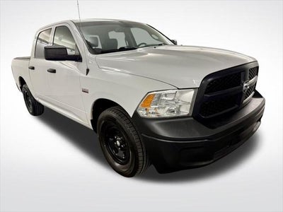 2020 RAM 1500 Classic Tradesman Crew Cab 4x2 5'7' Box