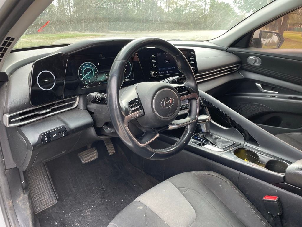 2022 Hyundai ELANTRA SEL