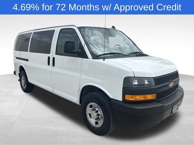2023 Chevrolet Express 3500 LS's photo