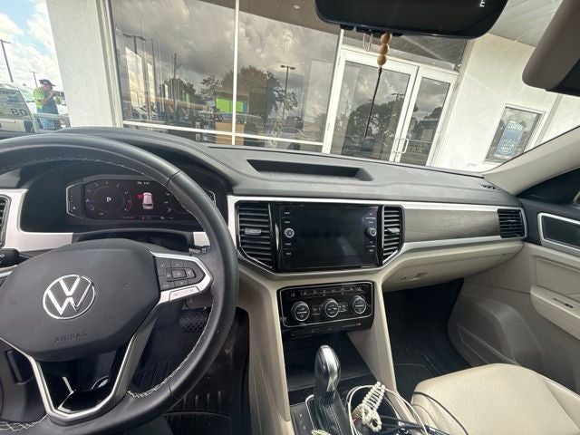 2022 Volkswagen Atlas 3.6L V6 SE w/Technology