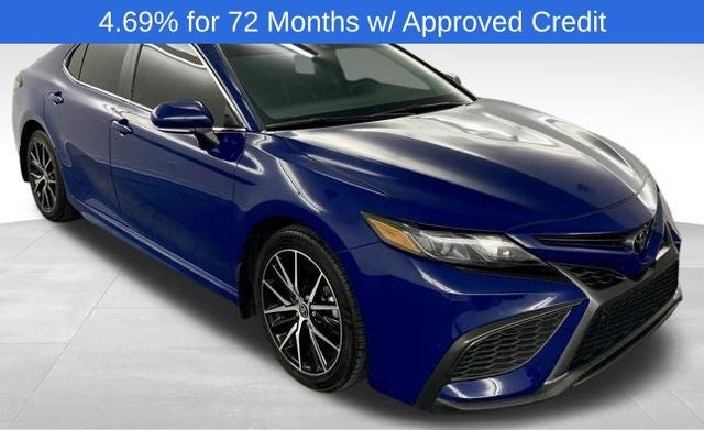 2023 Toyota Camry SE's photo