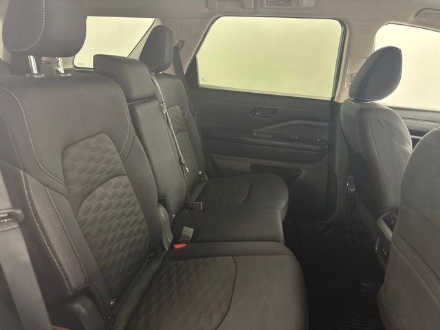 2024 Nissan Pathfinder S