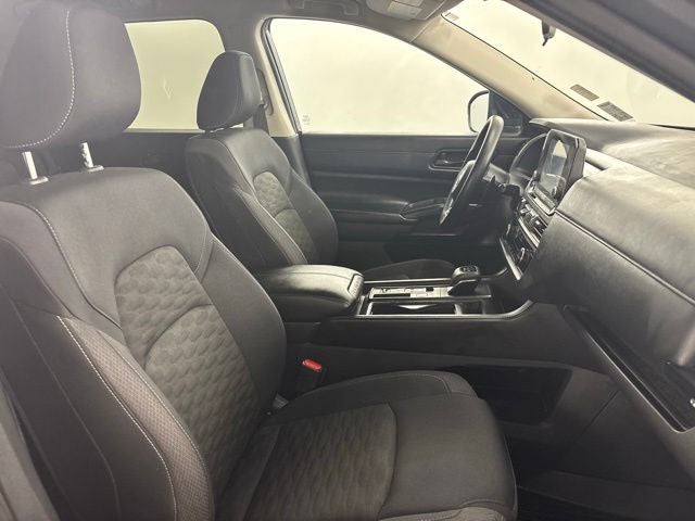 2024 Nissan Pathfinder S