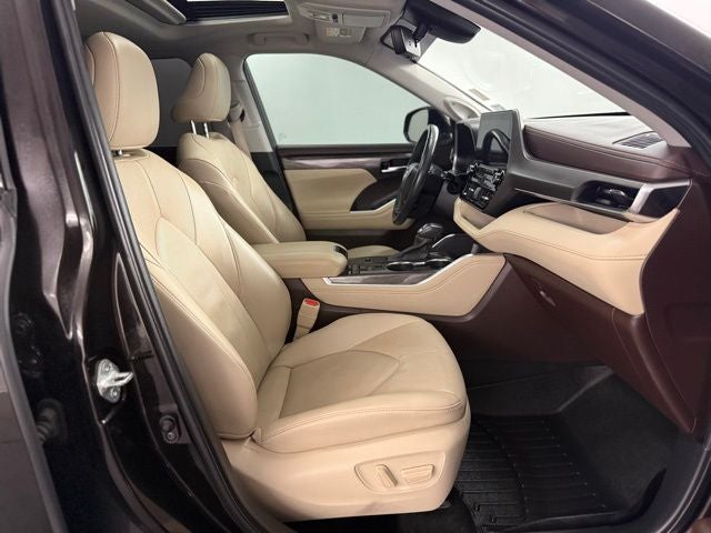 2022 Toyota Highlander Hybrid Limited