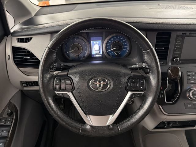 2020 Toyota Sienna XLE