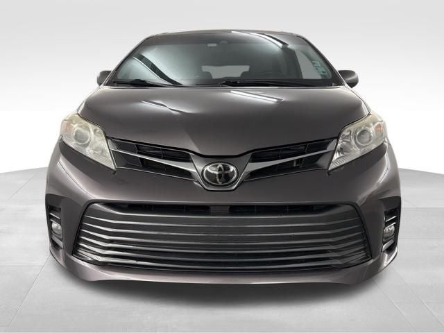 2020 Toyota Sienna XLE