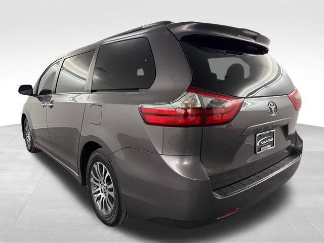 2020 Toyota Sienna XLE