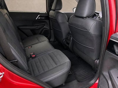 2023 Mitsubishi Outlander SE