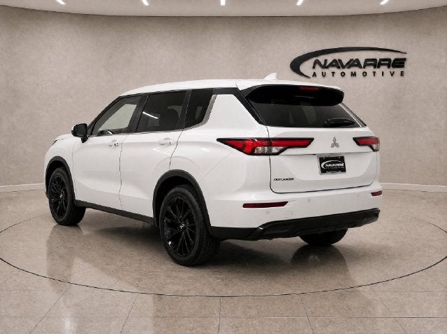 2023 Mitsubishi Outlander SE