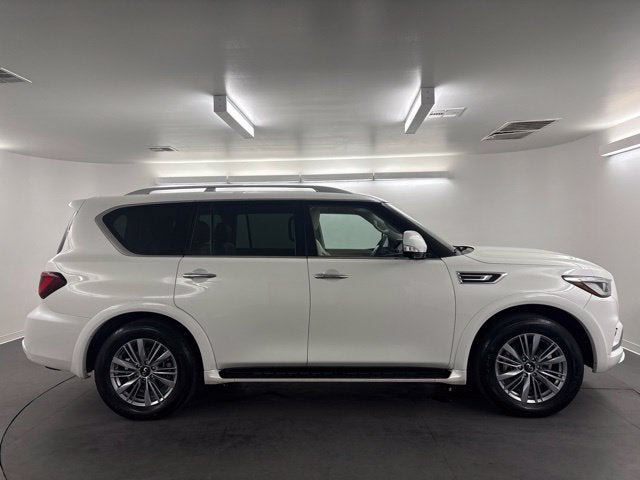 2022 INFINITI QX80 LUXE