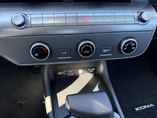 2026 Hyundai KONA SE