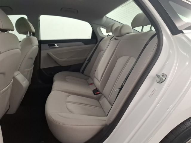 2017 Hyundai SONATA HYBRID SE