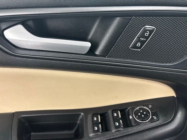 2020 Ford Edge SE