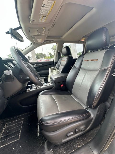 2019 Nissan Pathfinder SL
