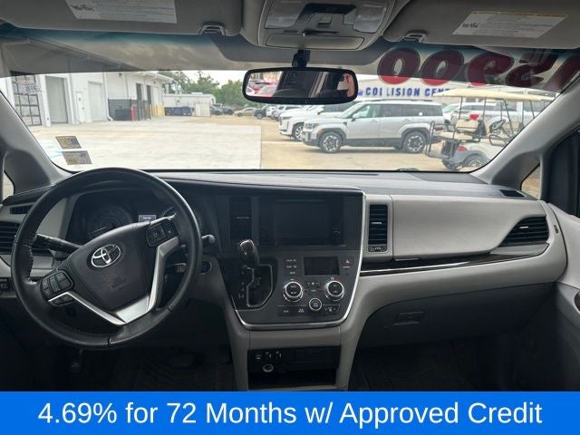 2017 Toyota Sienna XLE