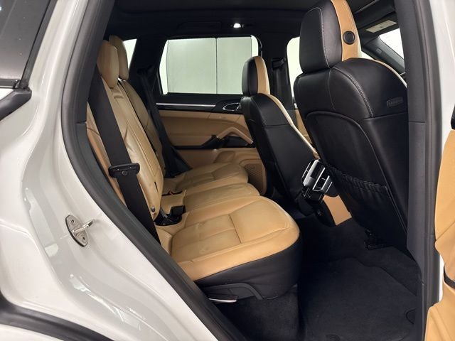 2018 Porsche Cayenne Platinum Edition